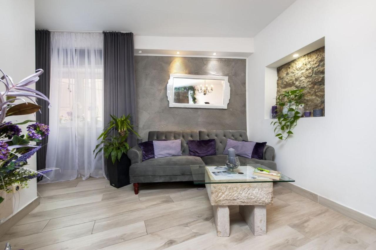 Apartments Casa Ivona Ровінь Екстер'єр фото