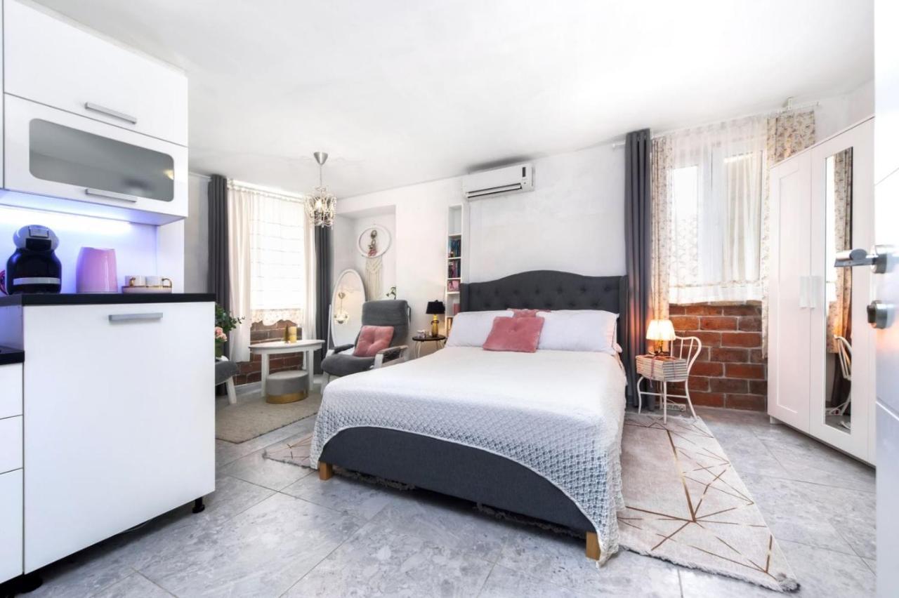 Apartments Casa Ivona Ровінь Екстер'єр фото