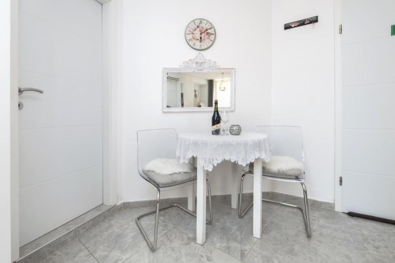Apartments Casa Ivona Ровінь Екстер'єр фото
