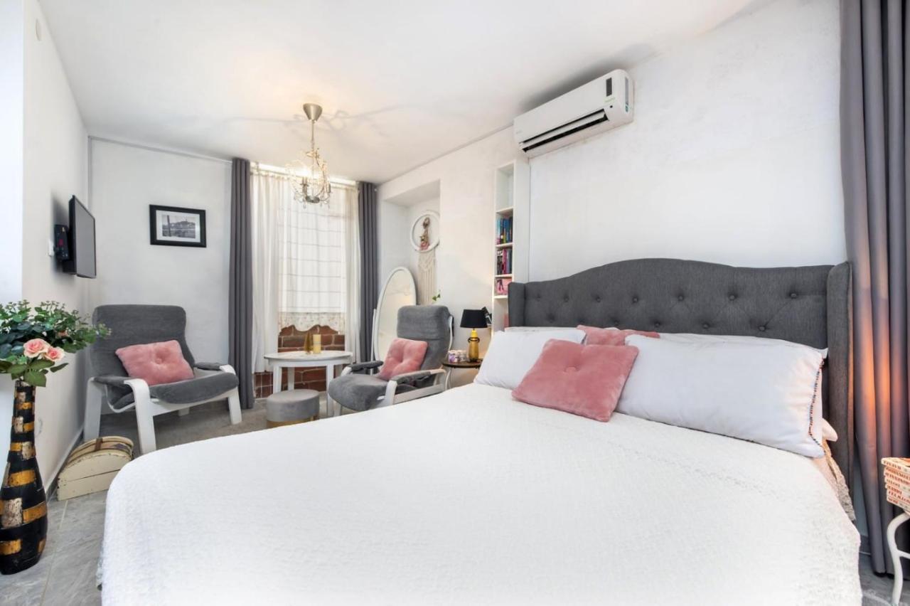 Apartments Casa Ivona Ровінь Екстер'єр фото