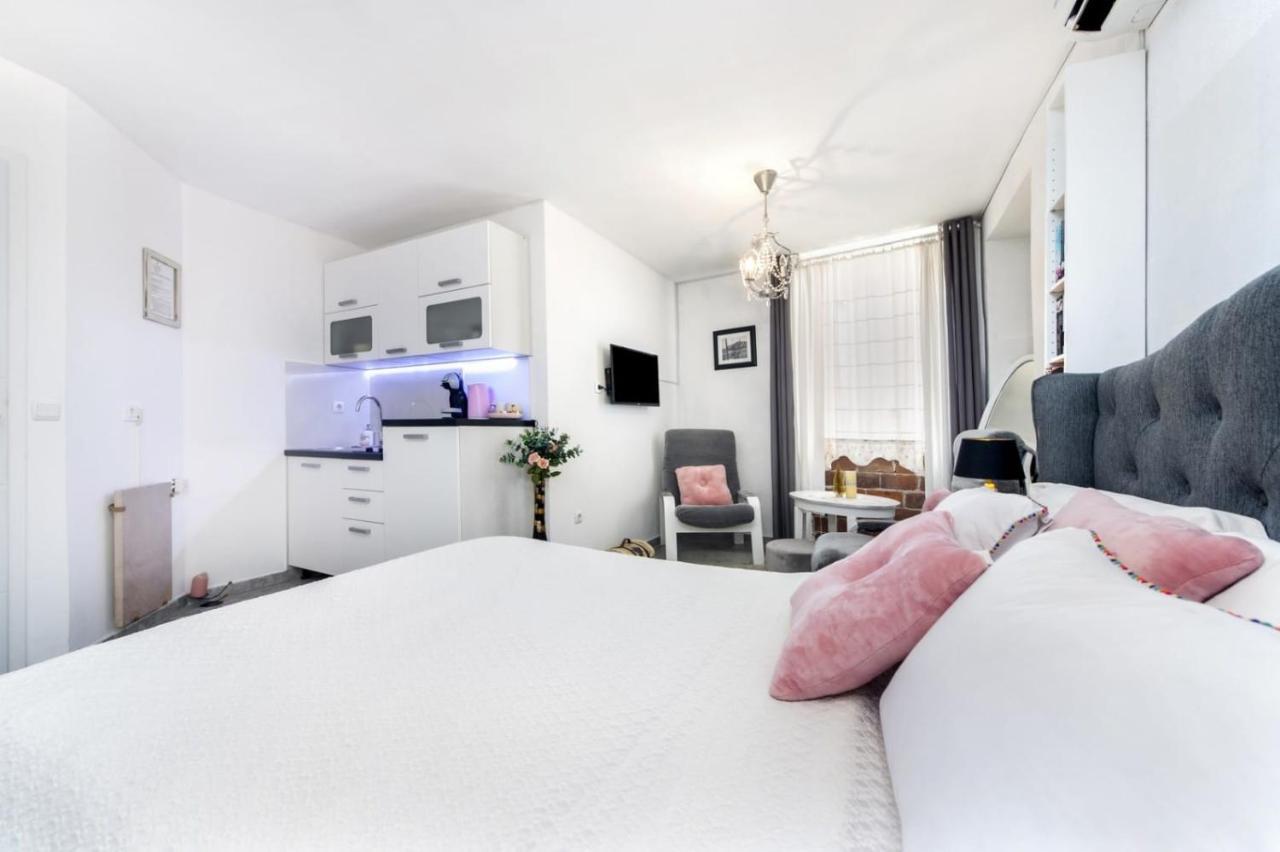 Apartments Casa Ivona Ровінь Екстер'єр фото
